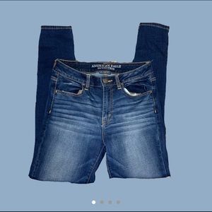 AMERICAN EAGLE 🦅 DARK DENIM HIGH RISE JEANS